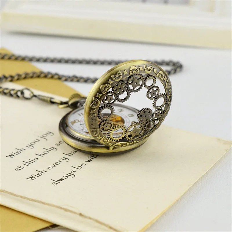 Luxury Mechanical Bronze Gold Pocket Watch for Men Women Skeleton Gear Roman Numeral Dial Fob Chain Pendant Clock for Collection