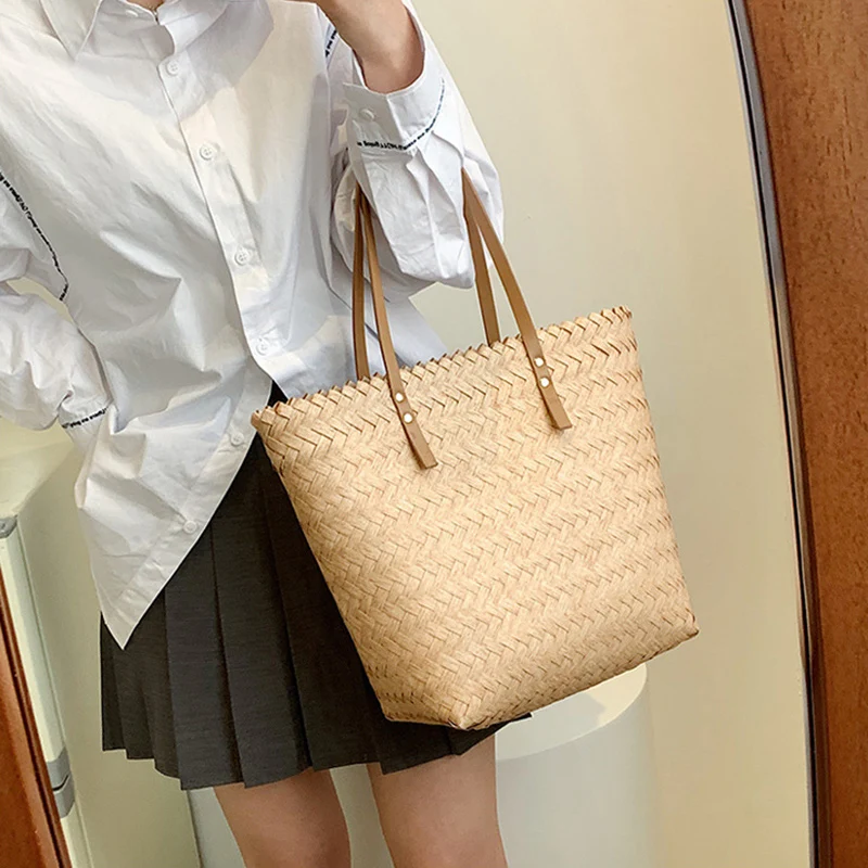 Сумка-тоут женская Соломенная вместительный саквояж на плечо в простом стиле