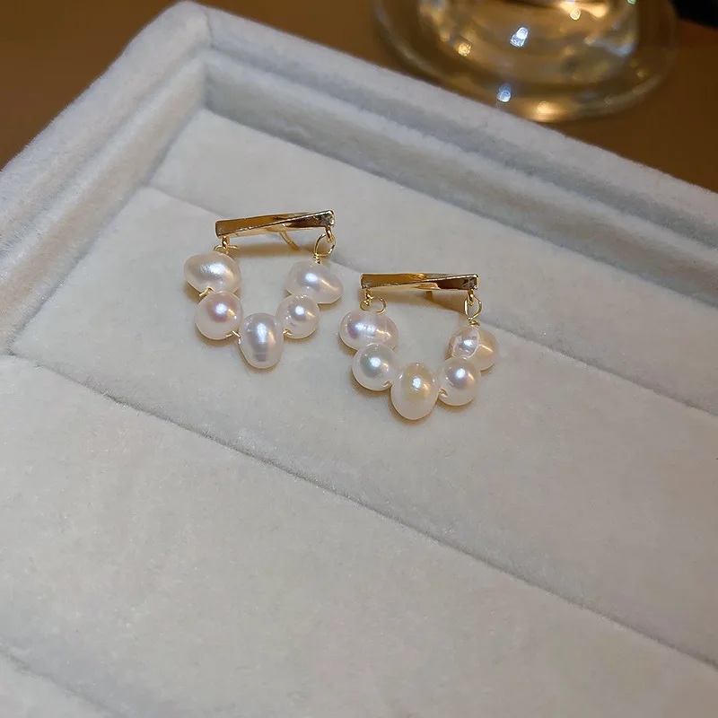 

Корейские модные серьги Minar с натуральным пресноводным жемчугом для женщин золотого цвета Медные круглые геометрические Висячие серьги юв...