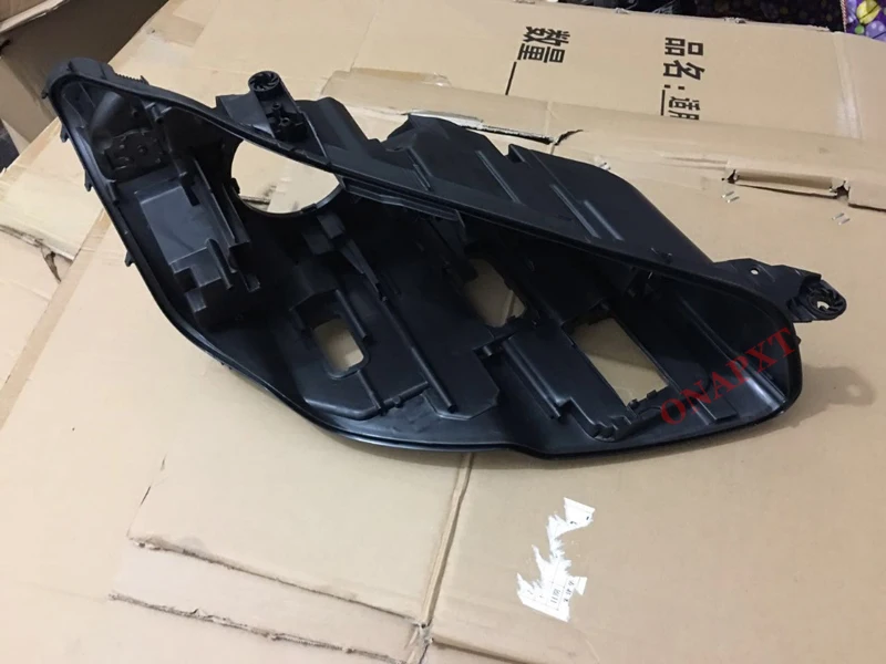 Рисунок 3 - Задняя крышка передней фары Mercedes-Benz S-Class W221