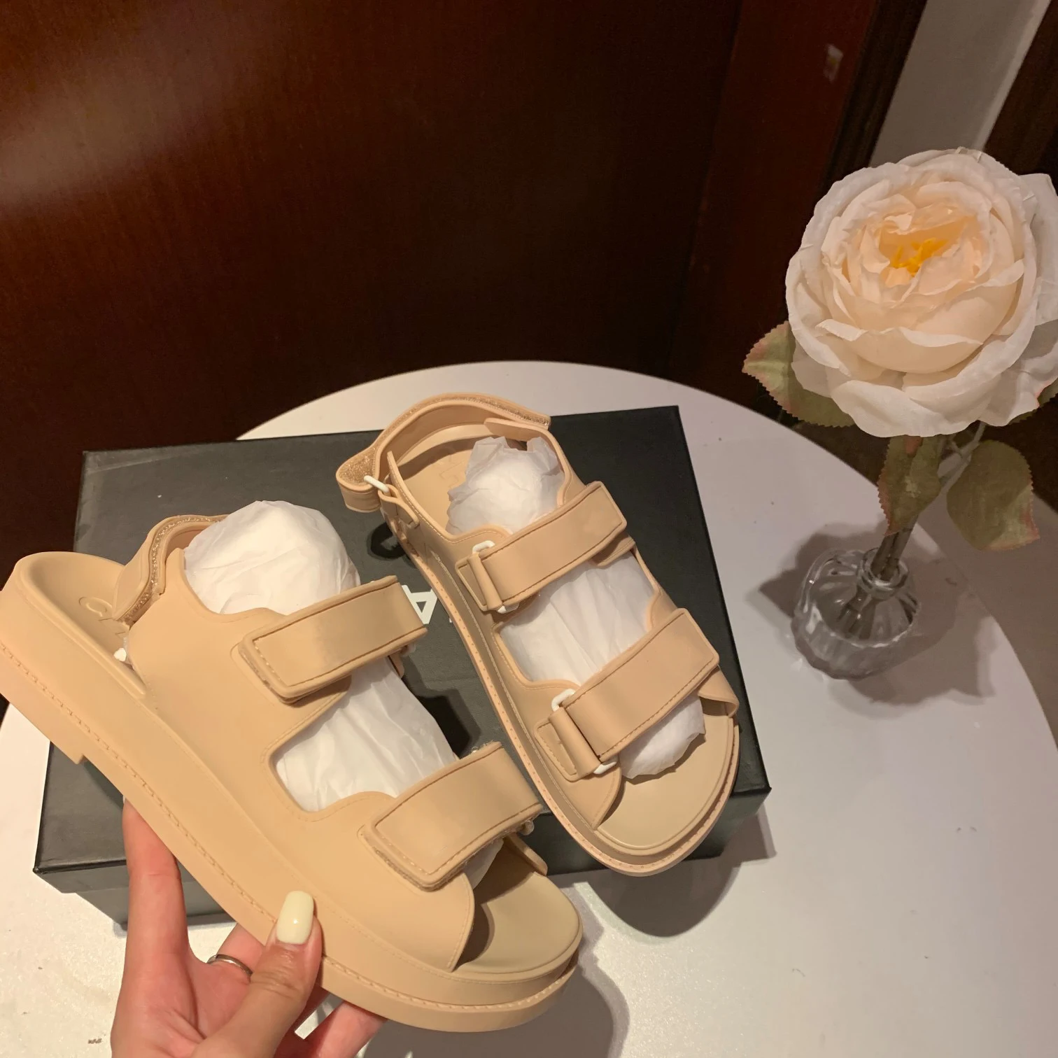 

2022 wowen shoes women slippers women sports shoes women boots women sandals heels high-heel shoes for women leather flat shoes