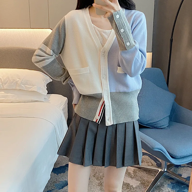 

TB Wind Macaroon Female Wool V-neck Candy-colored Pink-white-blue Color Matching Sweater Cardigan Jacket Autumn and Winter
