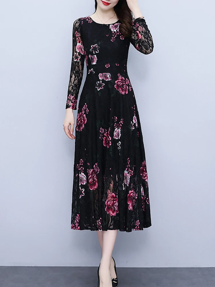 Женское винтажное вечернее платье миди черное кружевное с длинным рукавом