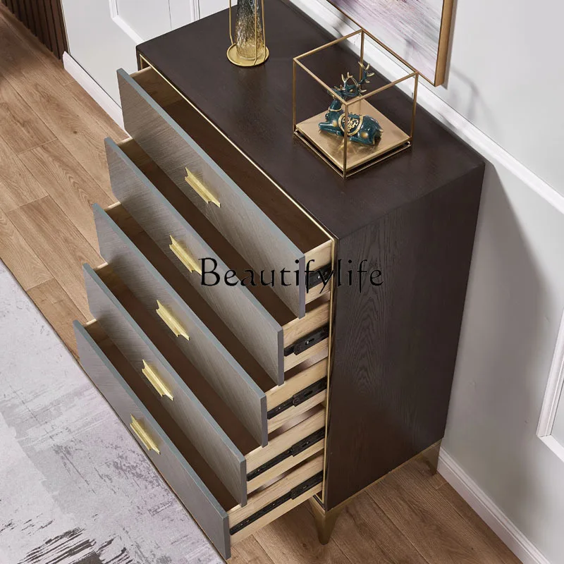 Американский шкаф для хранения дома