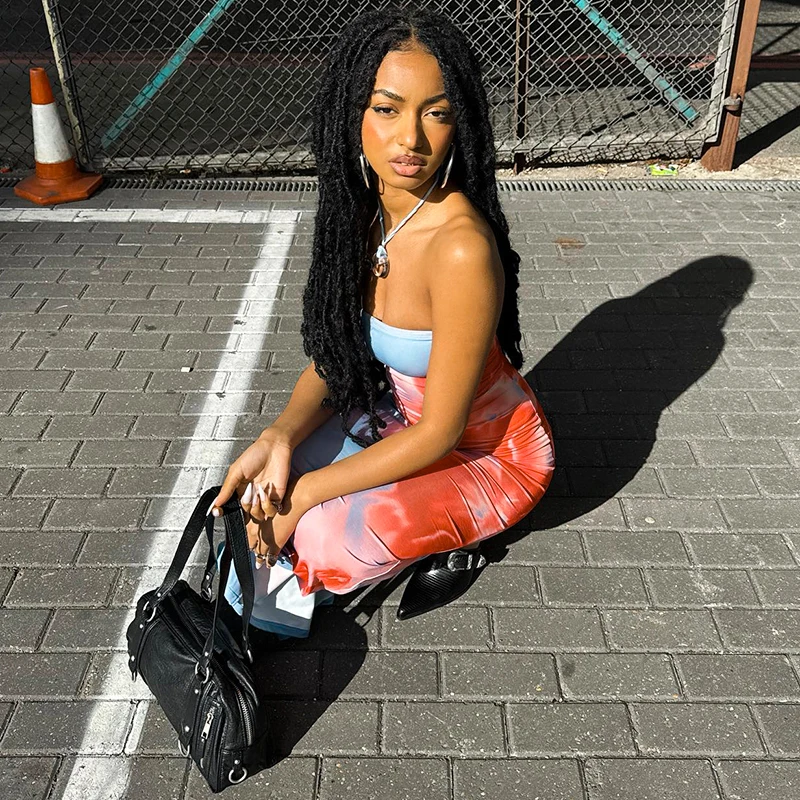 Женское платье-макси без бретелек с открытыми плечами и открытой спиной