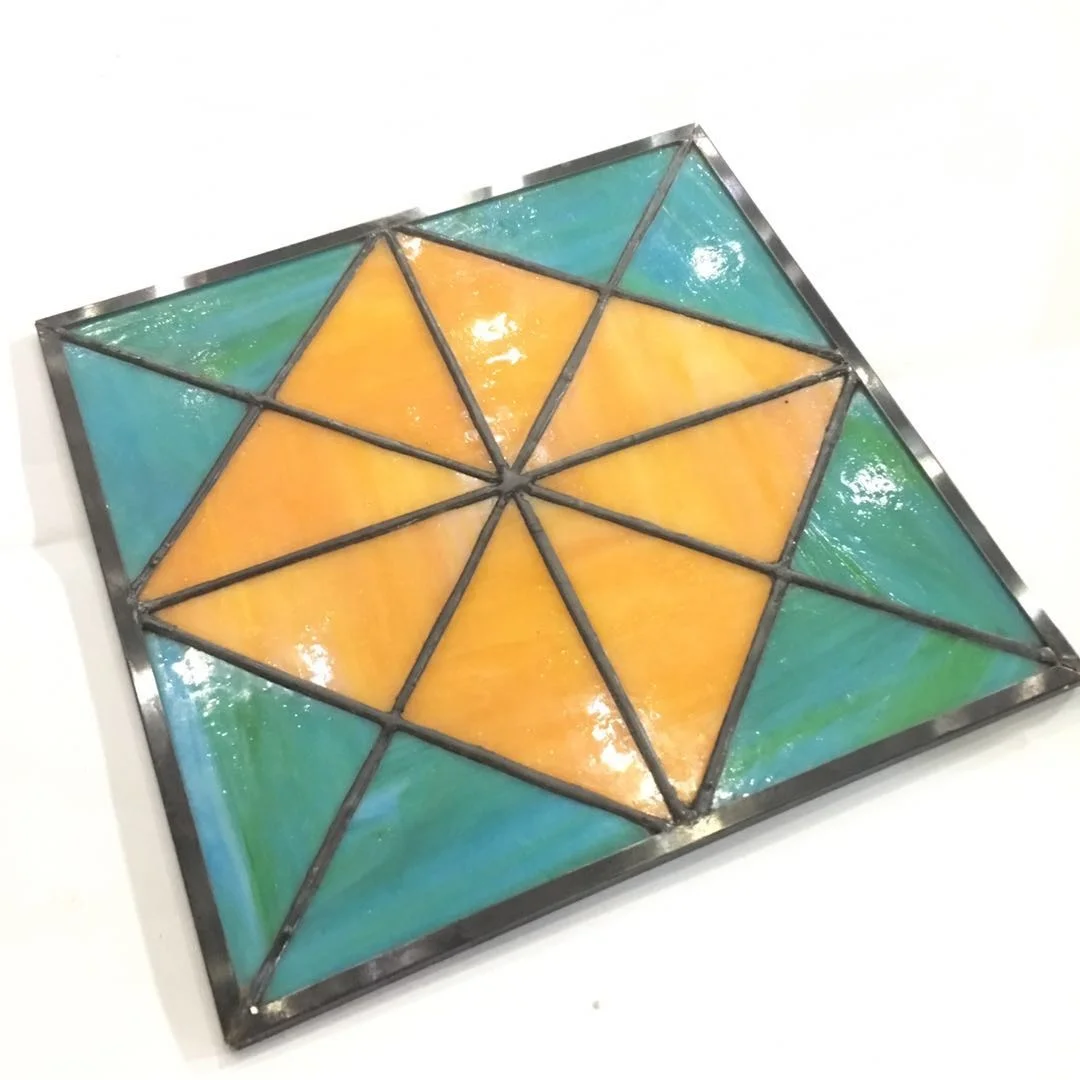 

Церковное цветное стекло, модный стиль, индивидуальное закаленное внутреннее искусство, плоское стекло для дисплея, 5 лет, зеркальное 3300x16000 ...