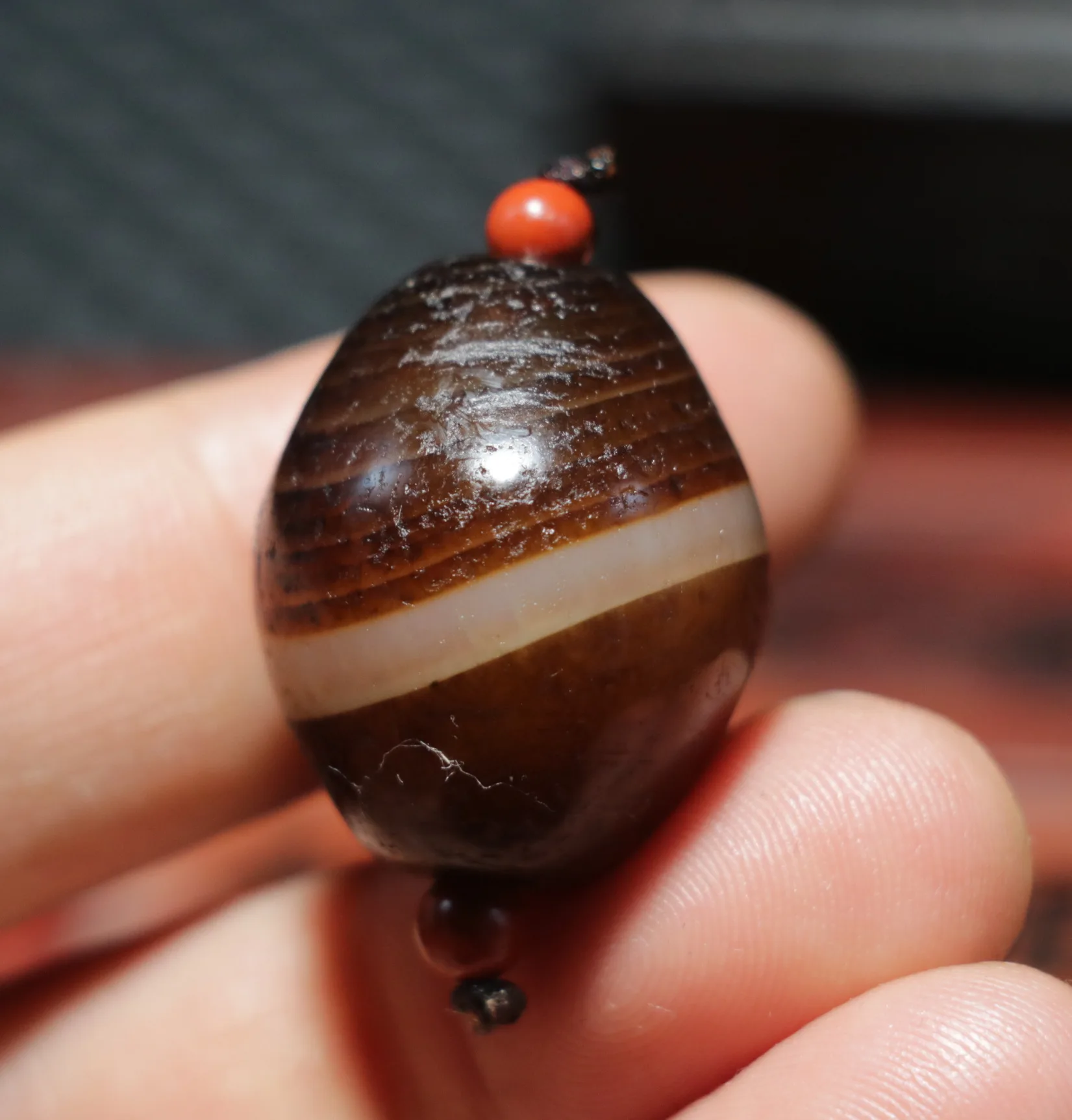 

Волшебная энергия Тибетский Старый Агат шелкопряда полосатый лекарство большой Daluo бусины дзи Amulet LKbrother Talisman Treasure