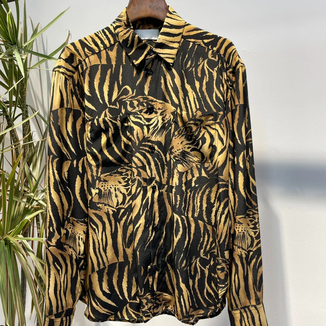 

Latest 2022 Summer Top Quality Pure Silk Chic Tiger Pattern Printing Ease Classical Texture Cut Black Blouse for Women
