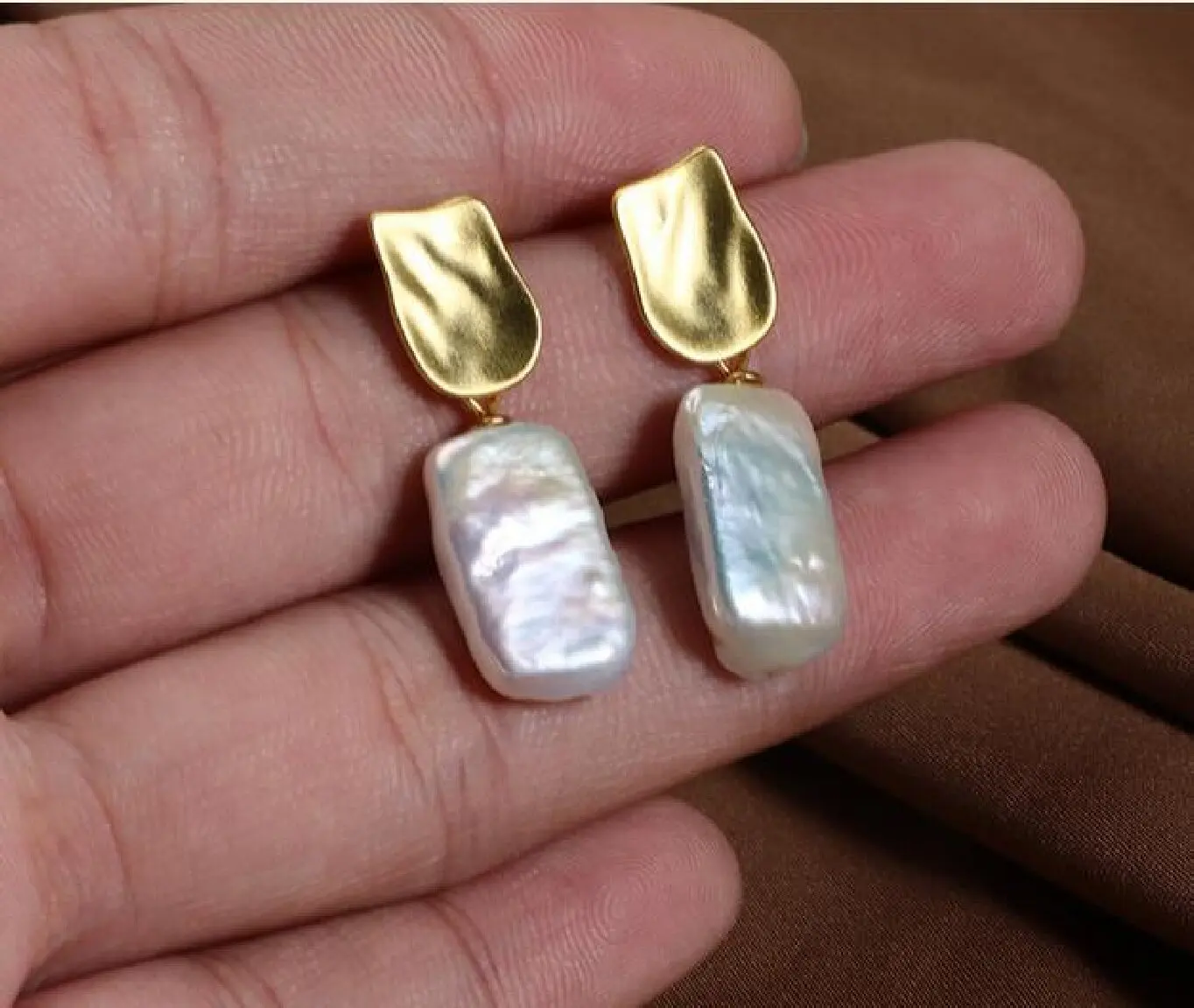 

Серьги из серебра 925 пробы с натуральным пресноводным жемчугом