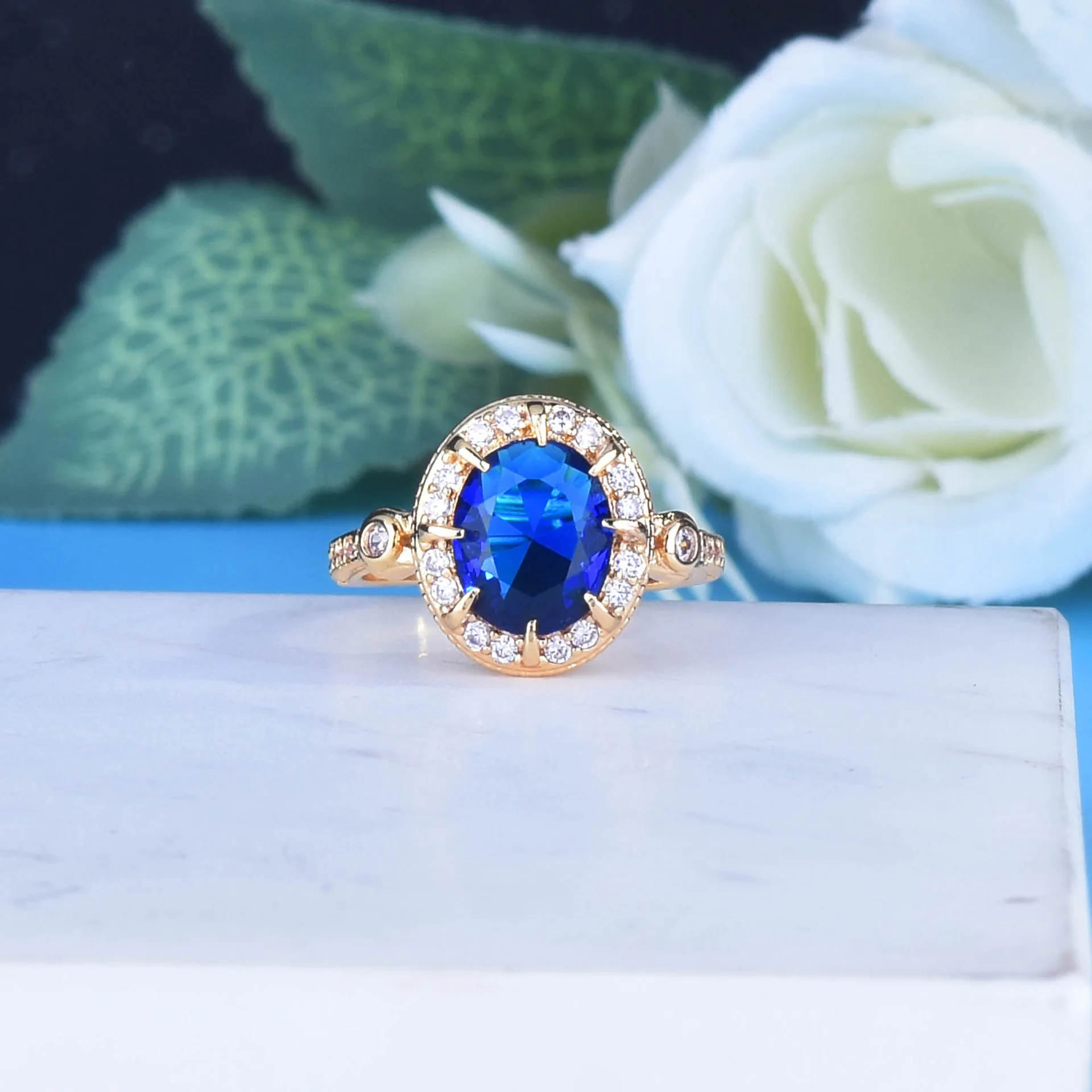 

Luxury Oval Imitated Sapphire Ring For Women Trendy Silver Color Fine Jewelry with Royal Blue Stone Female Engagement Ring Gifts