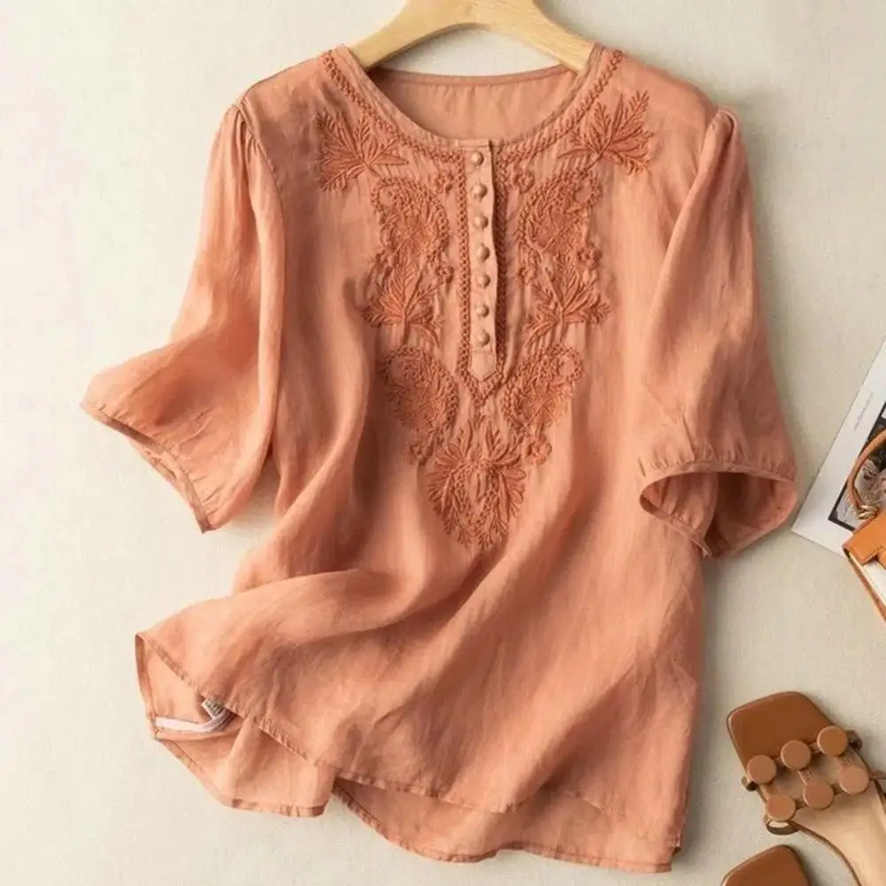 

No Shrinkage Pullover Top Loose Fit Ladies Top Breathable Woman Clothing Short-sleeved Embroidery Shirt