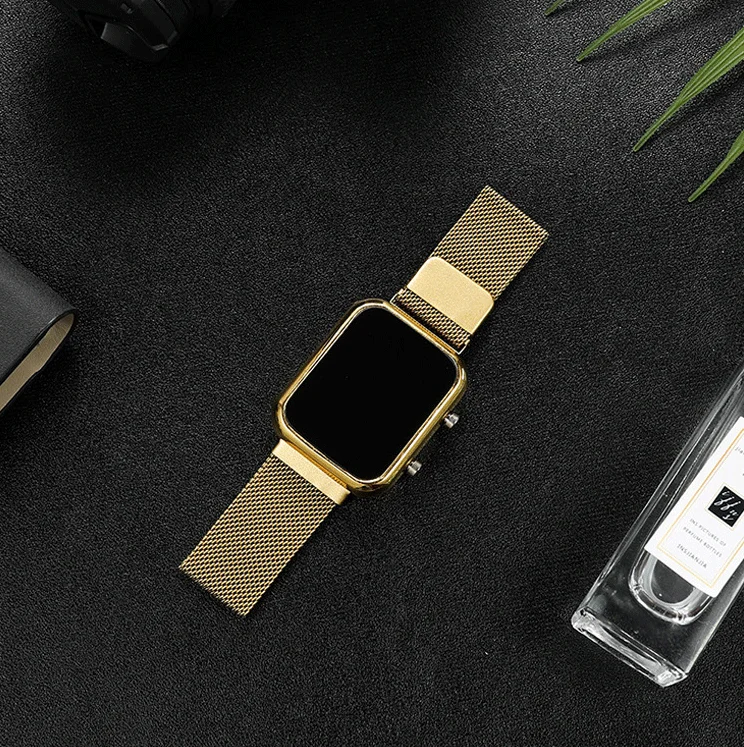 Светодиодные часы модные спортивные электронные из сплава Милан с магнитом