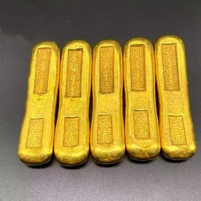 

Exquisite Simulated Gold Bar Ornaments