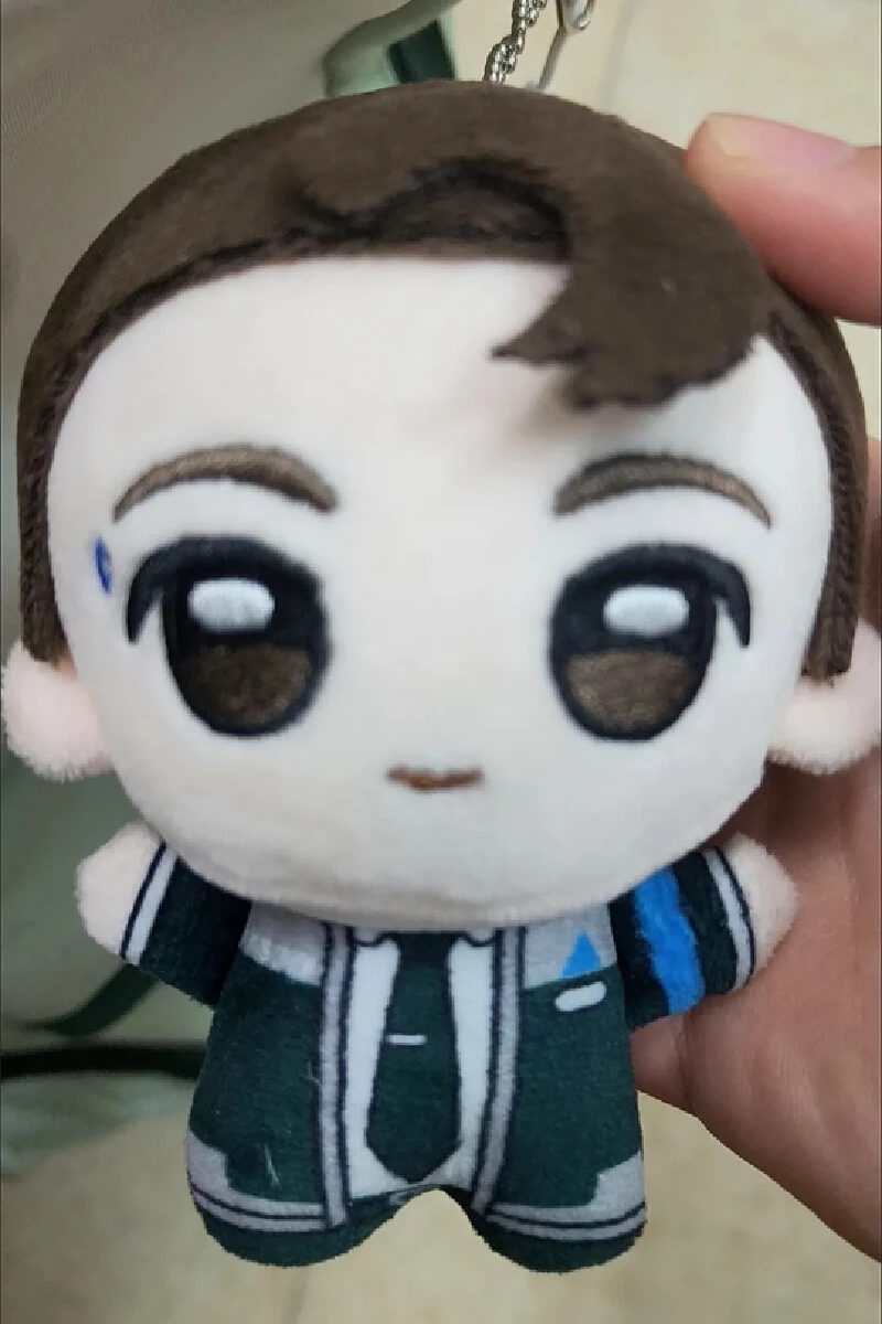 В наличии: Новая плюшевая кукла Detroit: Become Human Rk800, 10 см, из хлопка, милый персонаж популярной игры, украшение для рюкзака, подарок для друзей (art.: 3920d7bf64142) - 3920d7bf64142
