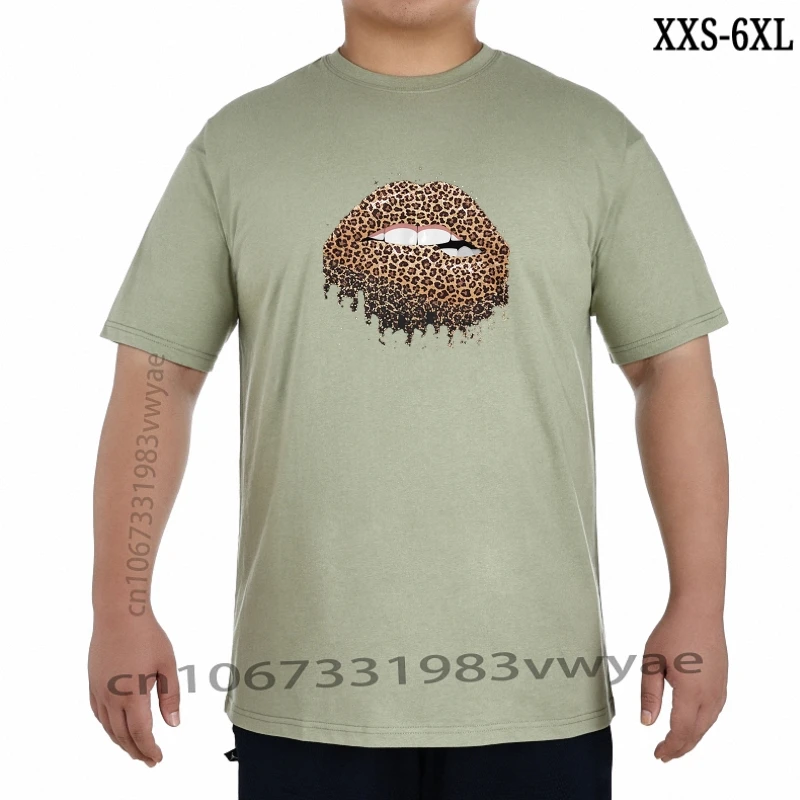 

Мужская футболка с леопардовым принтом