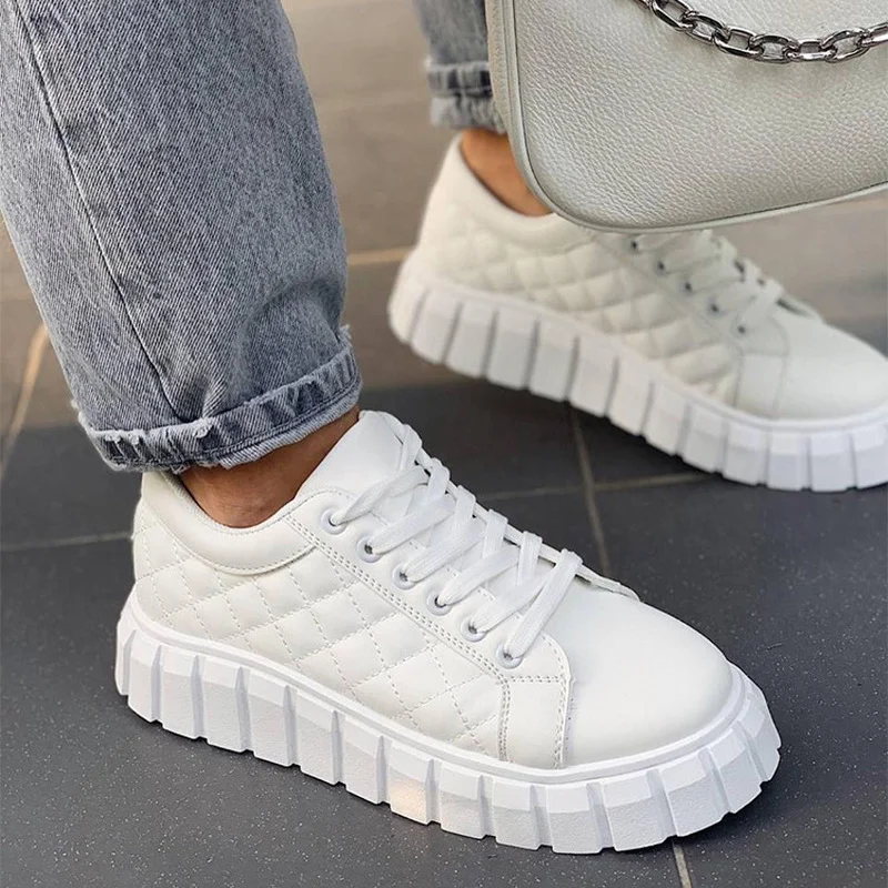 

Fashion Sneakers Women Breathable Ladies Vulcanize Shoes Lace Up Platform Sneakers Woman Trainers Tenis Feminino Female Footwear