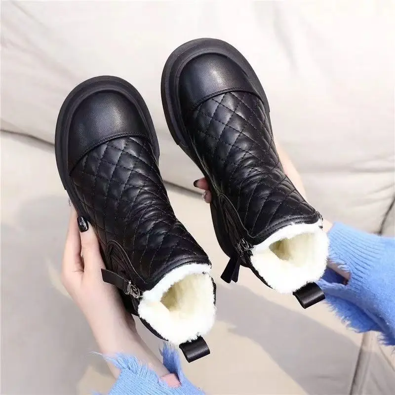 

Women Snow Boots Fur Plush Lining Keep Warm Ankle Booties Slip on Flat Short Leather Boots Winter Shoes Female Outdoor Footwear