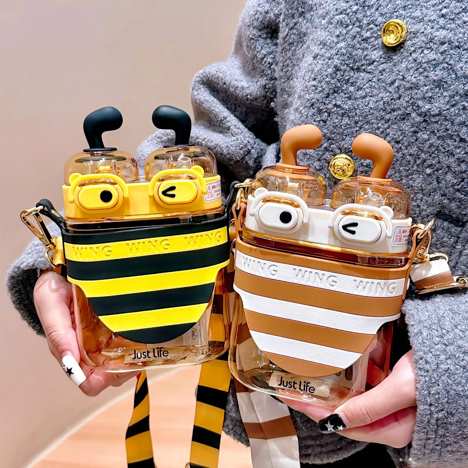 

570ml Portable Water Cups with Straw Cute Bee Kids Drinking Bottles Leakproof Outdoor Sport Bottles Drinkware for Travel Fitness