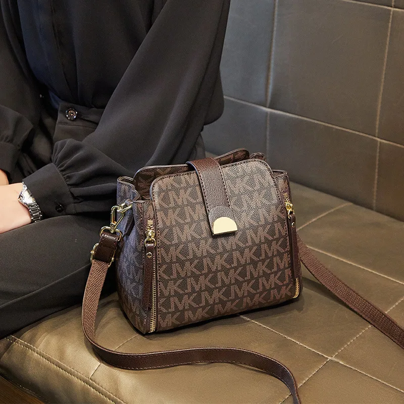

Luxury Women's Brand Clutch Bags Designer Round Crossbody Shoulder Purses Handbag Women Clutch Travel Tote Bag