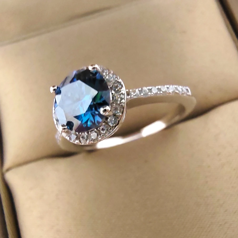 

Luomansi Woman Ring 1 2CT 8MM Green Blue Moissanite Passed Diamond Test S925 Silver Jewelry Wedding Anniversary Party
