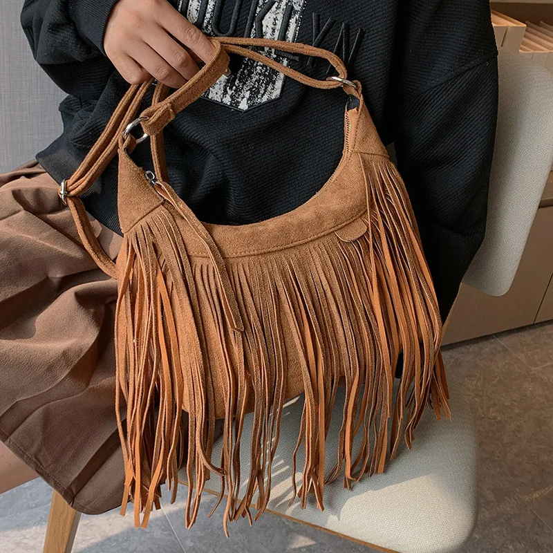

2022 new trendy personality popular shoulder bag fashion designer women's bag texture fashion tassel simple bag