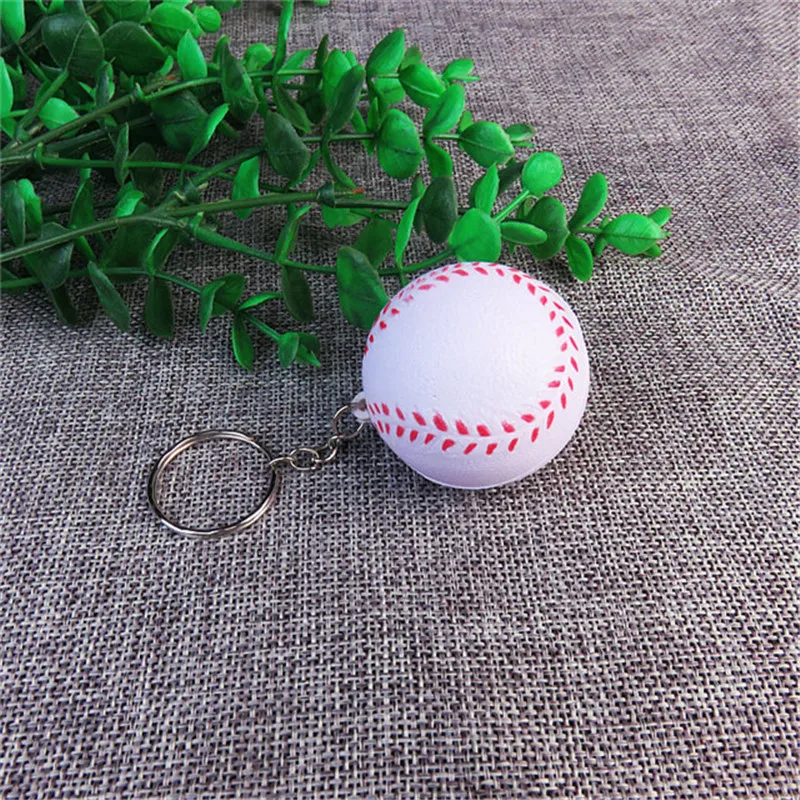 100 шт. лидер продаж дешевые баскетбольные полиуретановые брелки для ключей