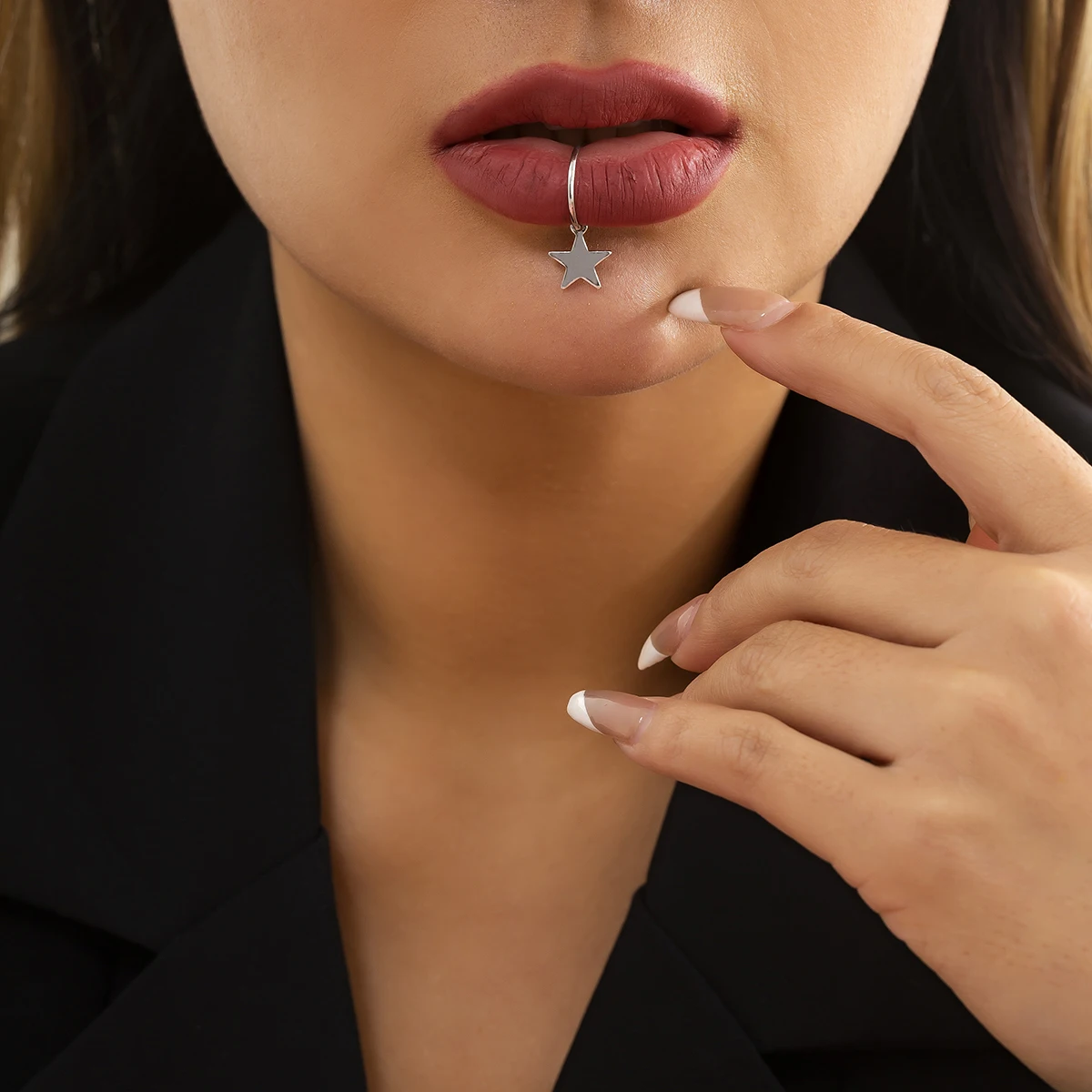 

4pcs Gothic Alloy Hoop Lips Ring Piercing Fake Pierced Septum Clicker Numbers Hanger For Women Punk Body Jewelry Sexy Girl Gifts