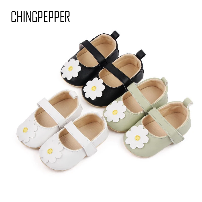 

Brand Newborn Crib Shoes for Baby Girl Footwear Infant Cute Flower Princess Flats Toddler Soft Sole Trainers Bebes Items 0-18M