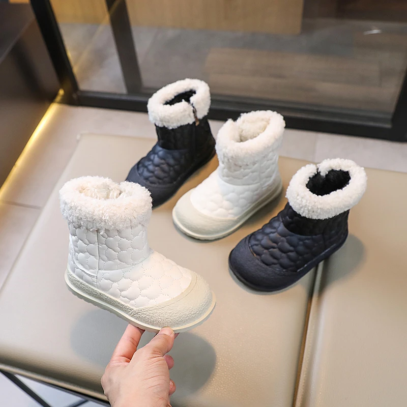 

Зимние ботинки для девочек, новинка зимы 2023, детская однотонная хлопковая обувь на толстой подошве, черные короткие ботинки для мальчиков, теплые дышащие ботинки