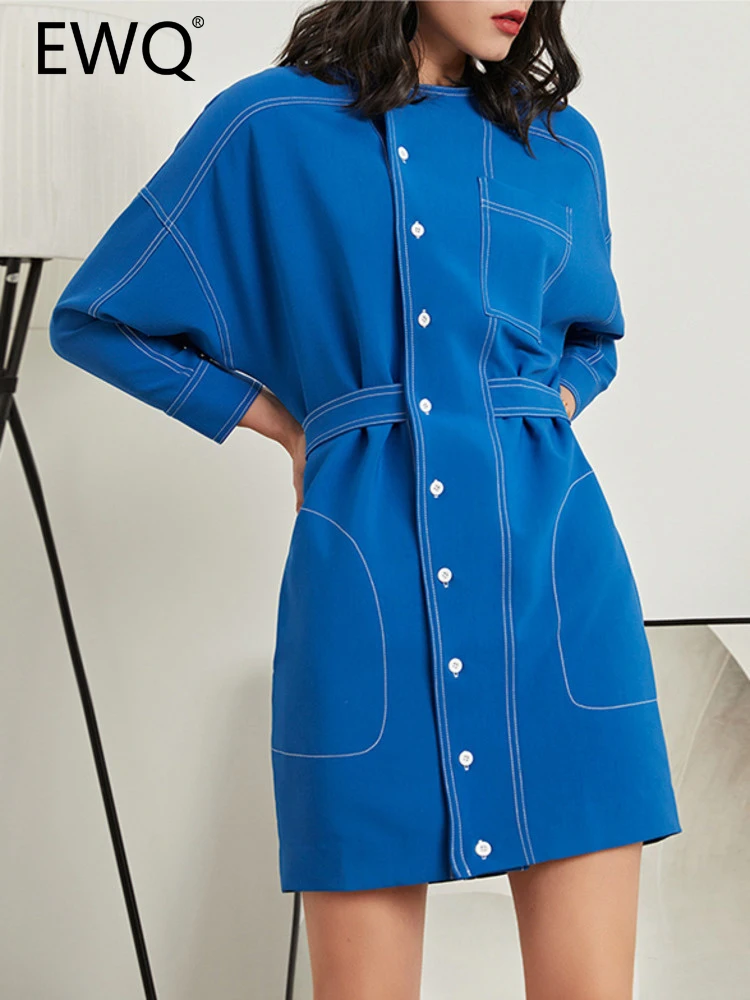 

Женское джинсовое платье с длинным рукавом и круглым вырезом