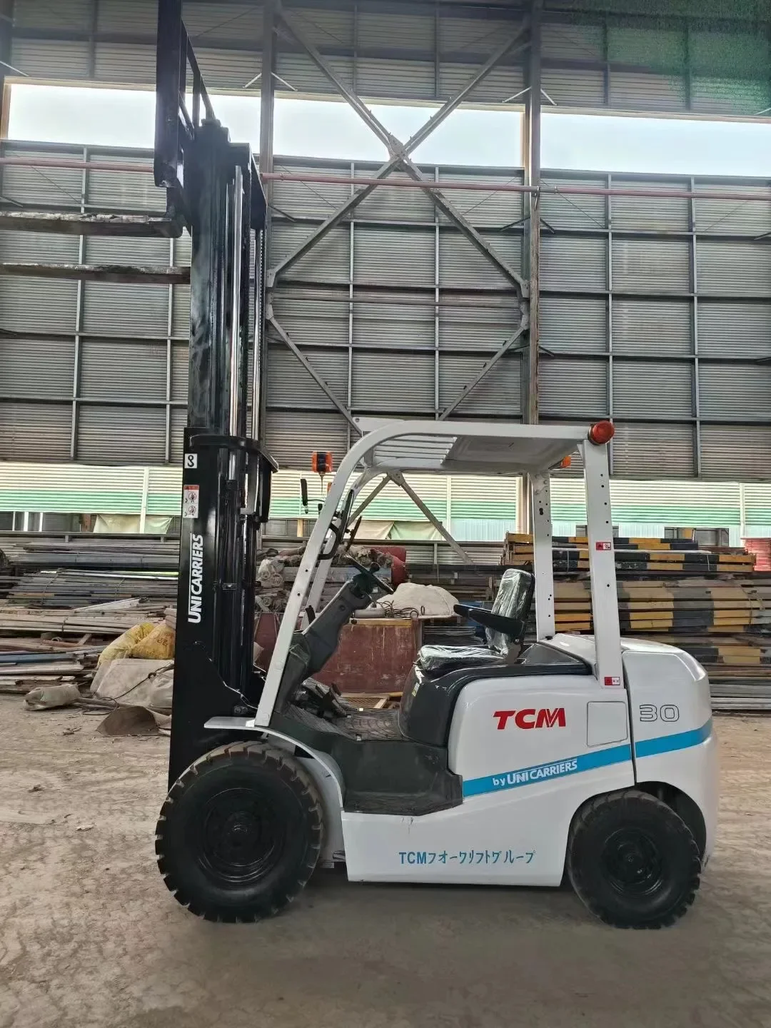 Вилочный погрузчик Tcm30 мини-погрузчик с боковым переключением б/у TCM 20 25 35 FD30 2