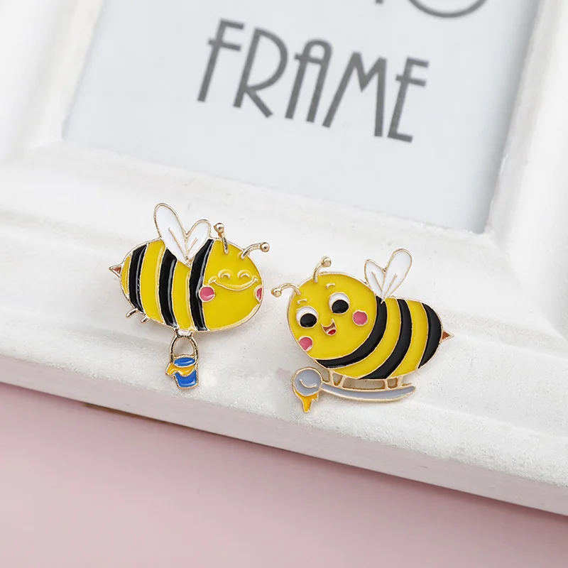 

Эмалированная булавка в виде маленькой пчелы с обжаренными красками, значки для отворотов, ювелирные изделия, подарок, забавная милая Мода, для детей, друзей, женщин и мужчин