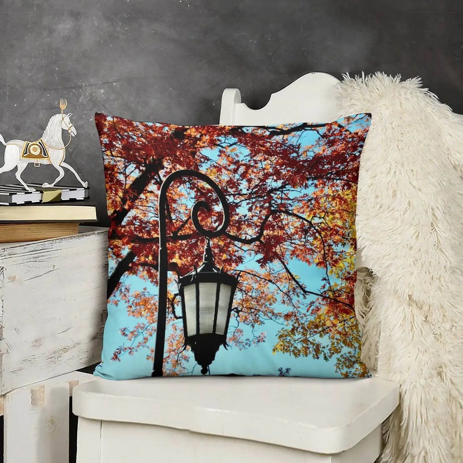 Wellesley Lamppost Осенние наволочки роскошные