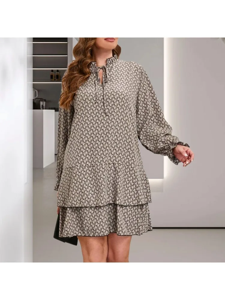 Рисунок 3 - Осеннее маленькое платье с воротником-стойкой