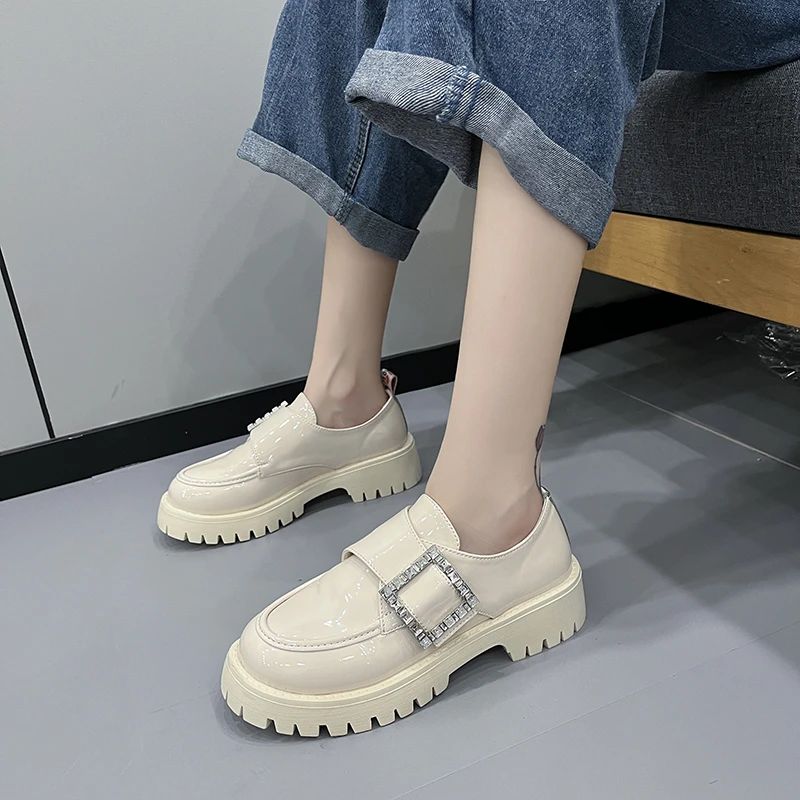 

2022 Модные женские лоферы в британском стиле для девочек, классические женские повседневные туфли из искусственной кожи на платформе без за...