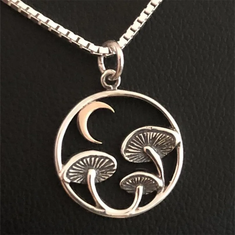 

Vintage Metal Moon Mushroom Pendant Necklace for Women Men Fashion Neck Chains Jewelry Unique Punk Plant Chokers Necklaces New