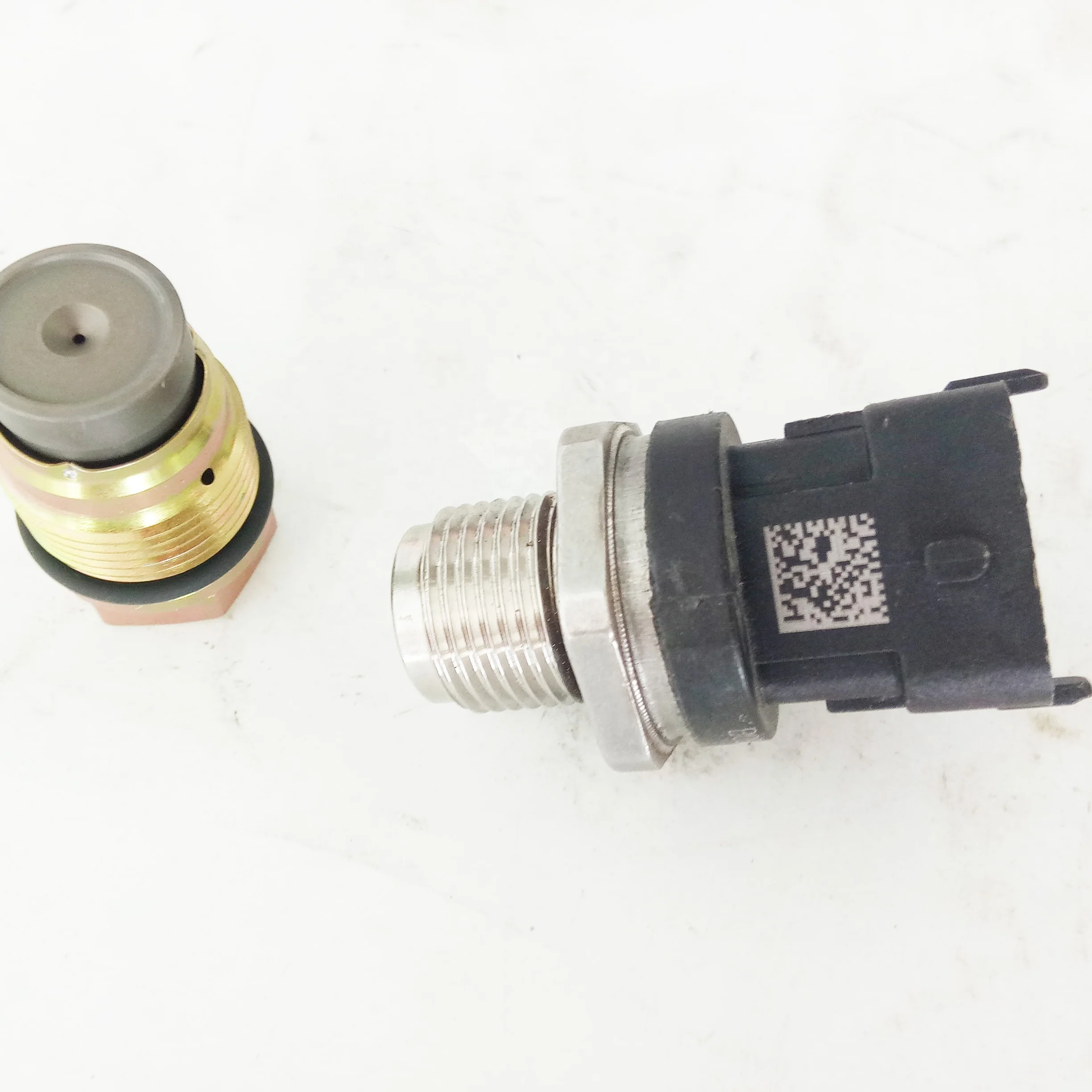 

TCD2012 common rail sensor 0281006425