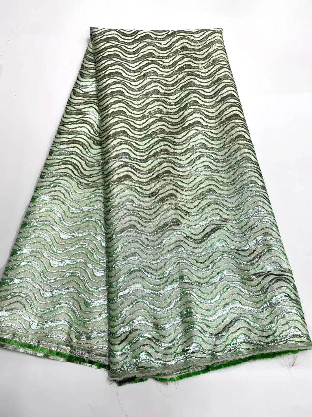 

Latest Brocade Lace Fabric African Jacquard Lace Fabric High Quality Nigerian Lace Dubai Style Lace Fabric Party AMJ5241