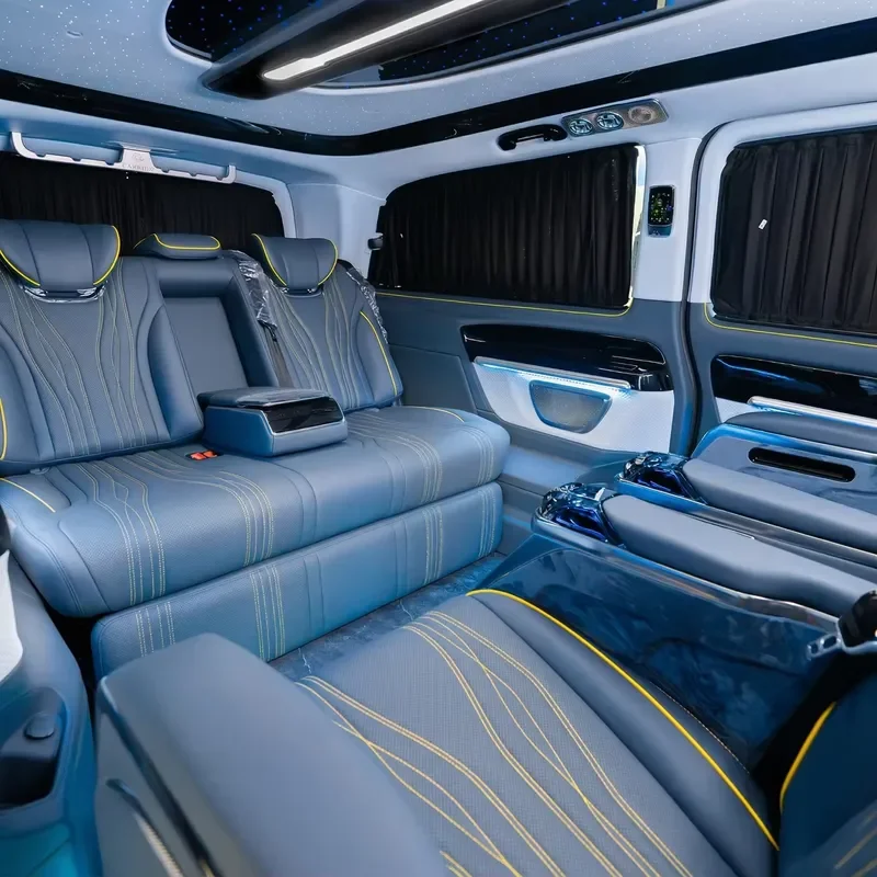 Фото Dingkong Vito W447, кожаный салон цвета слоновой кости, VIP-интерьер, большой экран для развлечений, капитанское сиденье, подсветка салона. |   Производитель на заказ №2