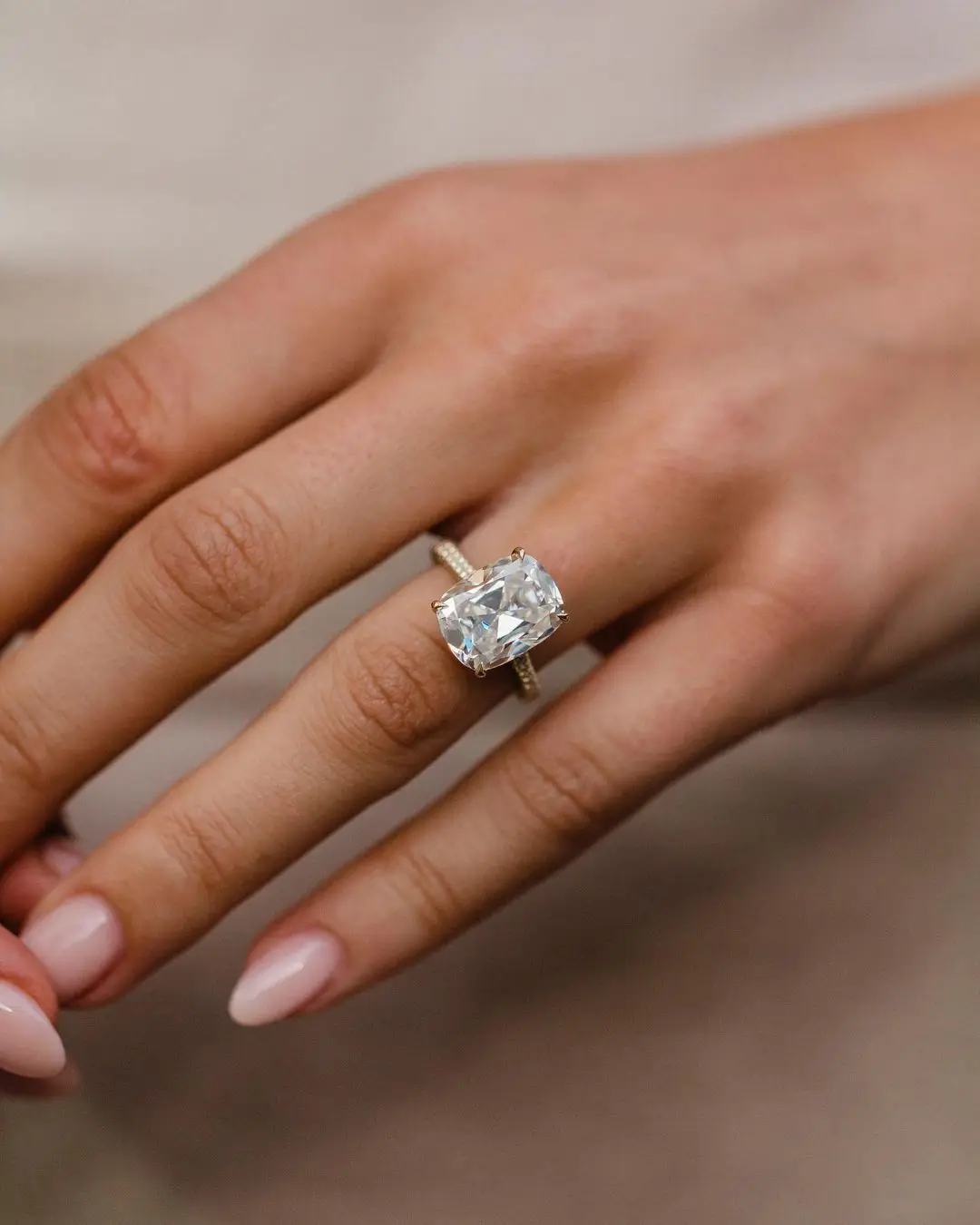 JOVOVASMILE 14k Yellow Gold Moissanite Wedding Rings 8 Carat 12.75x9.75mm Old Mine Cushion Fashion Jewelry Cathedral Setting