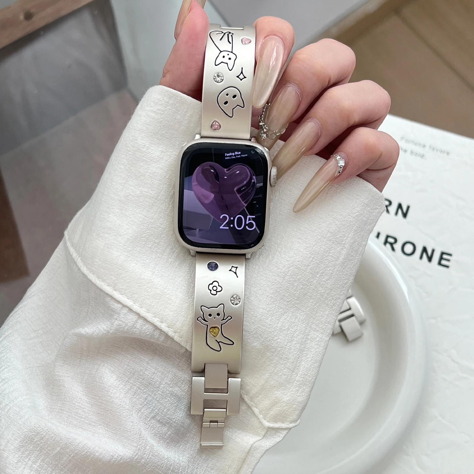 Фото Металлический ремешок для Apple Watch, браслет с милым котом для девочек, браслет-цепочка для Iwatch987654se Ultra Women40 41 44 45 мм, милый браслет со стразами №3