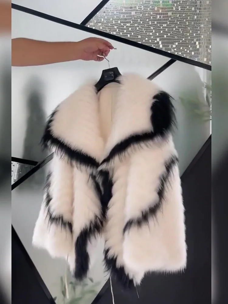 2022 New Beautiful Winter Clothes Woman Popular White Faux Fur Coats High-End Color Contrast Long Sleeve Furry Jacket for Women