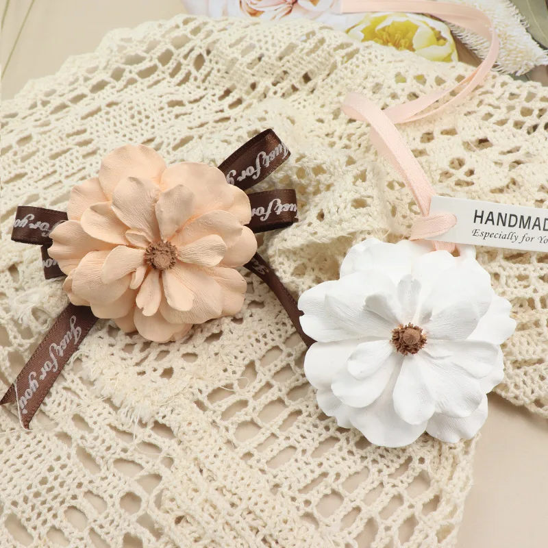 

Buttercup Flower Aromatherapy Gypsum Car Pendant Air Outlet Expansion Fragrance Decoration DIY Candle Drop Glue Silicone Mold