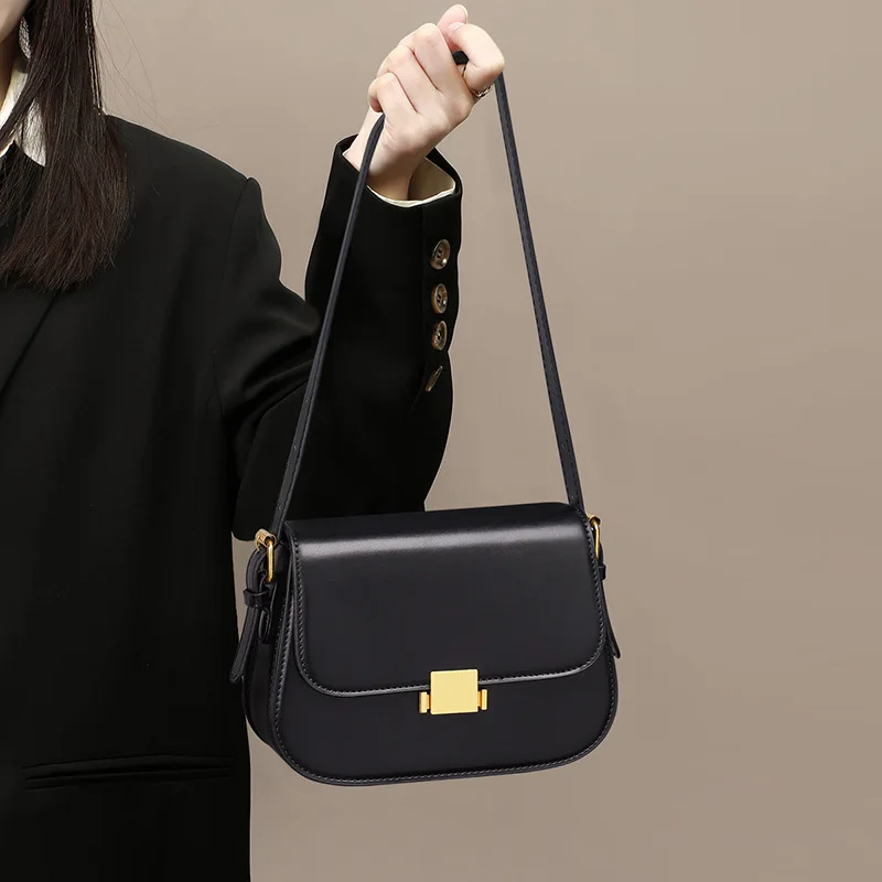 2023 new women's bag crossbody bag summer ladies leather light luxury senior sense armpit bag small package