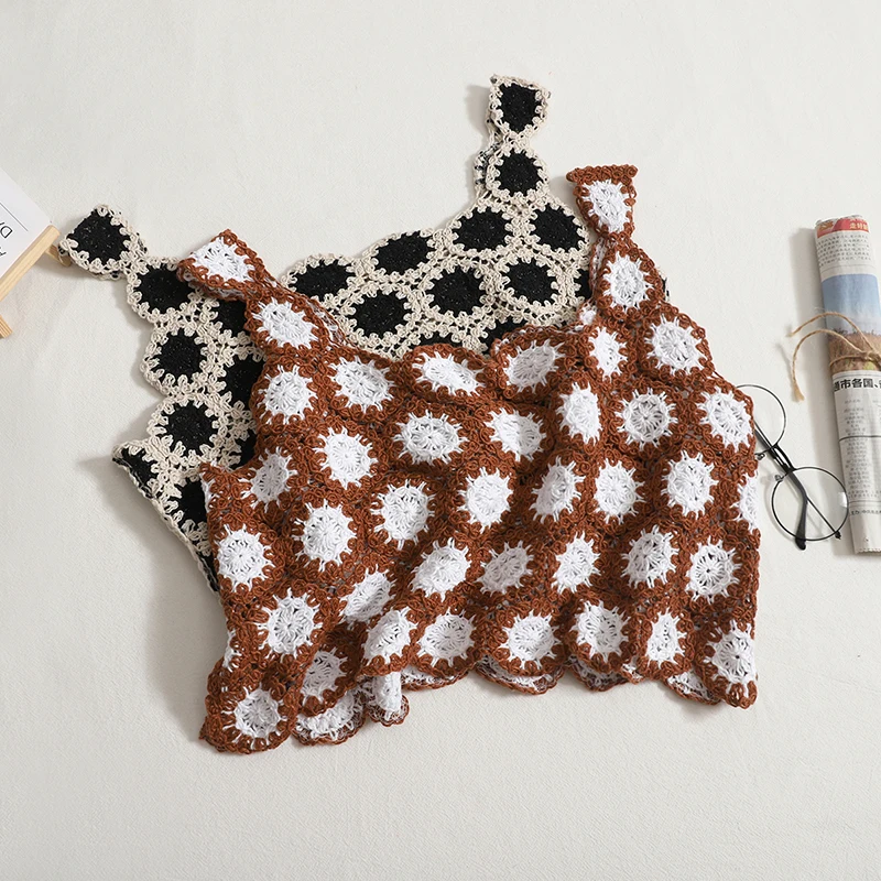 

OUMEA Women Cotton Crochet Tank Tops Patchwork Square Neck Vintage Crop Tops Polka Dot Sleeveless Chic Tops Beach Style Cute Top