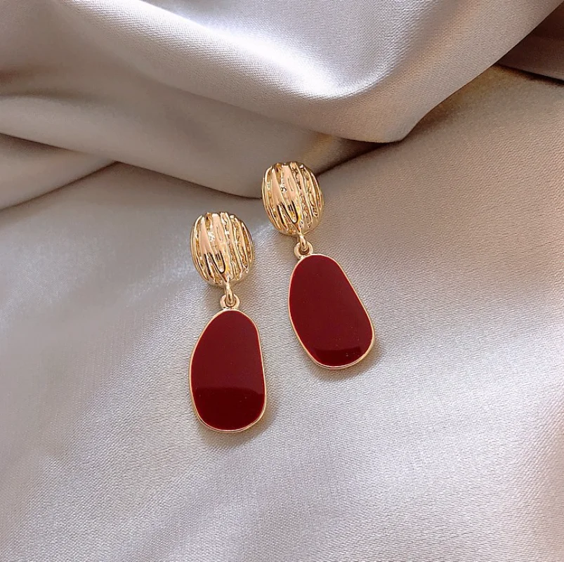 

2023 Europe, America, Japan, South Korea Fashion New Red Geometric Earrings Women and Jewelry Gift Banquet Party Couples