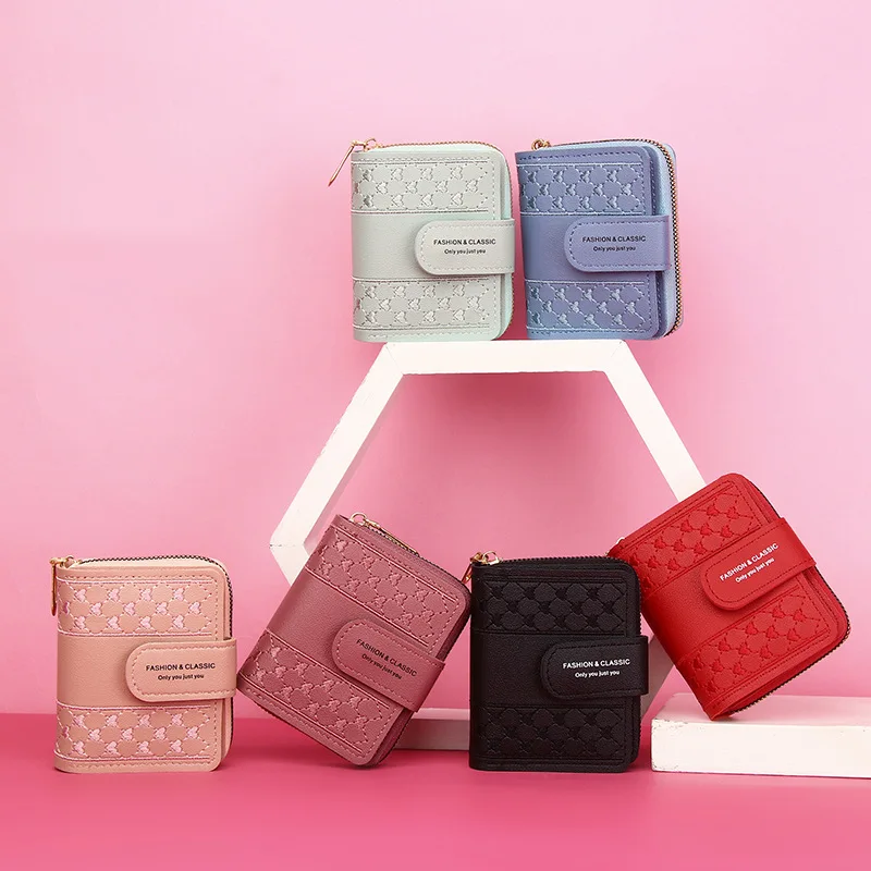 

New Ladies Wallet Short Zipper Large Capacity Coin Purse Versatile Heart Embroidered Solid Color Clutch Universal Card Holder