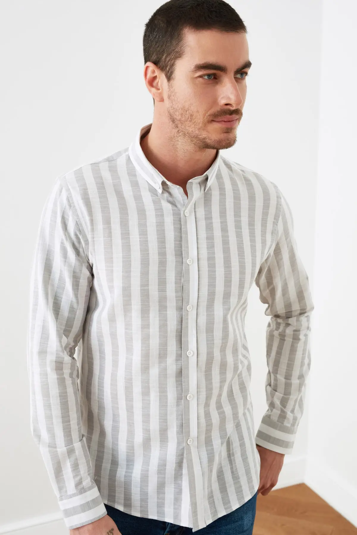 

Trendyol Male Slim Fit Buttoned Collar Striped Shirt TMNSS21GO0724