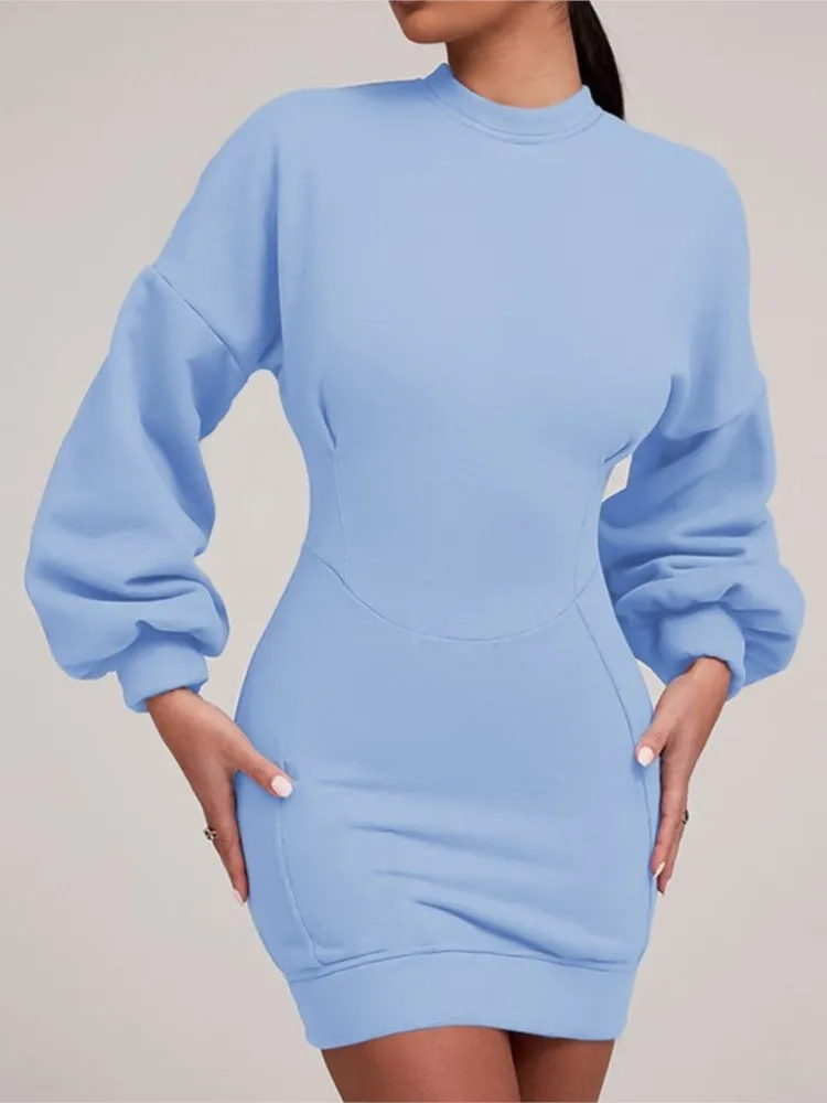 Женское облегающее платье-свитшот с рукавами-фонариками и круглым вырезом