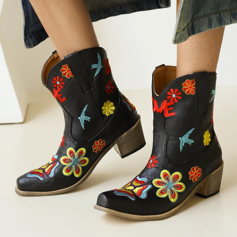 

2022 Embroidered Western Cowboy Boots For Women High Heels Ankle Boots Ladies Spring Autumn Short Boots Shoes Super Size